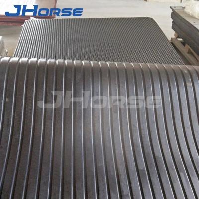 China Easy To Install Maintain Interlocking Non Toxic Flooring Vulcanized Horse Rubber Mats for sale