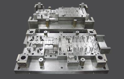 China Het elektronische Progressieve Bosseleren, Samenstellingsmatrijs en het Progressieve Matrijs Bewerken Te koop