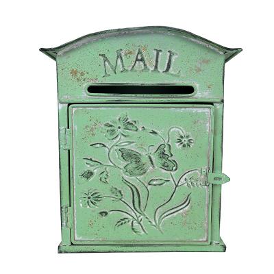 China Retro Mailbox Durable Outdoor Wall Mounted Metal Post Leaving Message Garden Decoration Opens Farm Post for sale