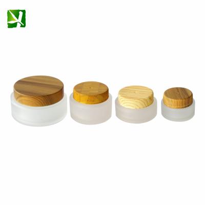 China 15G/30G/50G/100G Clear Glass Jar Eco-friendly With Water Transfer Screw Lip for sale