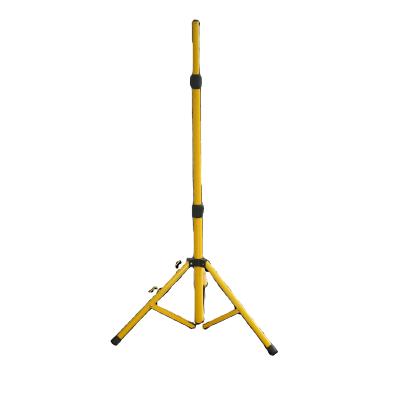 China Hot Selling Customizable Flexible Folding Iron Flexible Flat Type Dual Tripod Stand For Led Work Light for sale