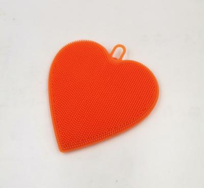 China Lovely Sustainable Heart Shape Cleaning Silicone Scrubber For Dish Washing And Fruit Cleaning Brush In Kitchen Use for sale