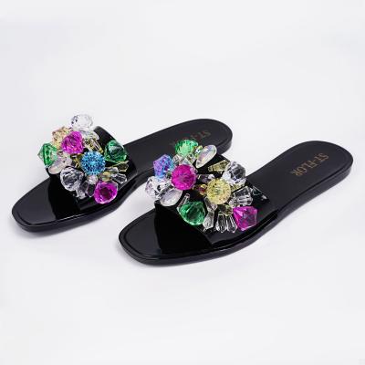 China Fashion Trend Shoe 2021 Flat Transparent Sandal Arket Clear Sandals With Jelly Slipper Women Rhinestone Slippers For Women Rhinestones for sale