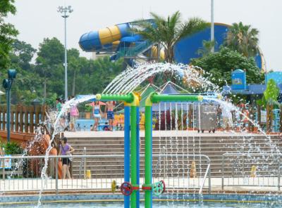 China Stahlspalten-Kinderspritzen-Wasser-Spielplatz, Garten-Spielgeräte für Höhe der Kind3m zu verkaufen