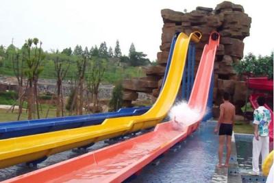 Chine Glissière de parc aquatique de fibre de verre de piscine pour la sécurité élevée adulte à vendre