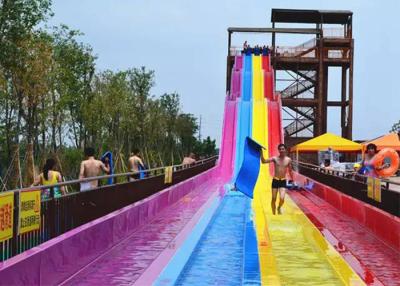 China Aufgeregter großer Regenbogen-Wasserrutsche-Wetter-Widerstand im Freien zu verkaufen