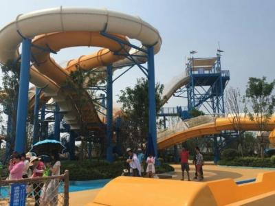 Cina Vetroresina del Waterslide FRP del boomerang dell'acquascivolo dello stagno della vetroresina dell'OEM in vendita