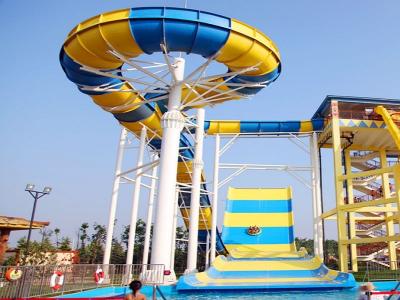 Chine Glissière d'eau géante de boomerang pour la famille/équipement extérieur de parc aquatique à vendre