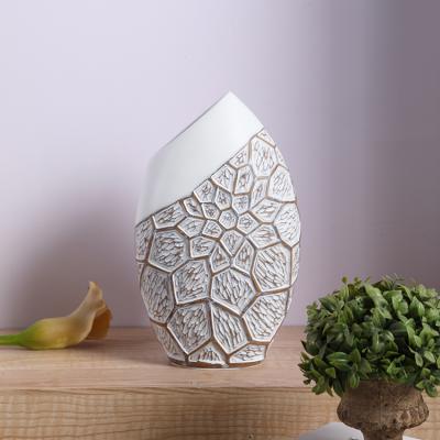 China Hot Selling New Arrival Polyresin Custom Hotel Vase Large Decorative Flower Vase For Wedding for sale