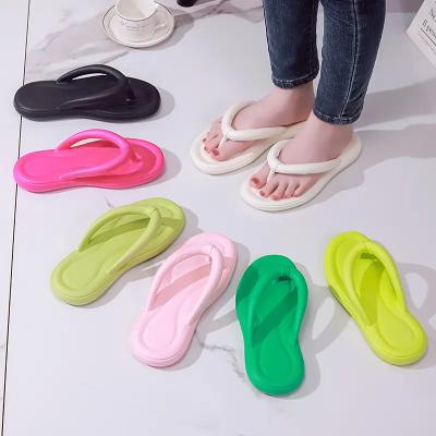 China Outdoor Summer Beach Slipper Lightweight Casual Flip Flops Slippers Slippers For Woman for sale