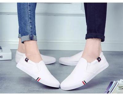 China Custom Fashion Breathable Classic White All Black Slip On Canvas Shoes Trendy Casual Shoes For Women for sale