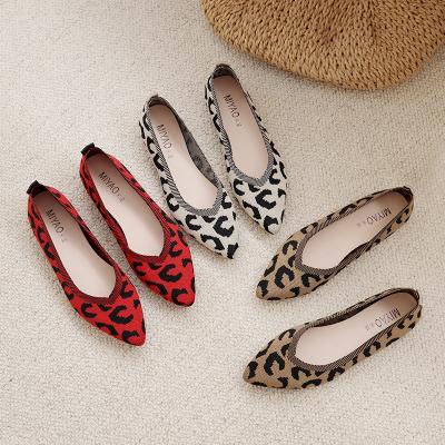 China Round Newest Style Leopard Print Fly Knit Upper Pointed Toe Women Ballet Shoes Flats For Ladies for sale