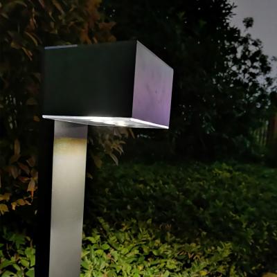 Chine Le jardin imperméable de panneau solaire allume le courrier de lampe de paysage de 60LM 3.7V 2000mAh à vendre