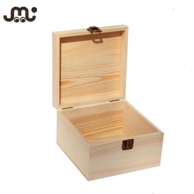 China Unfinished Handmade Pine Wood Memory Box Custom for sale