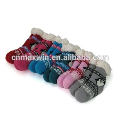 China Sweated Ladies Winter Socks Beautiful Soft Home Indoor Anti-Slip Thermal Socks for sale