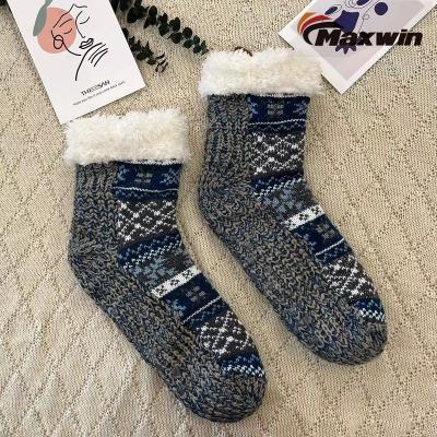 China Anti-slip ladies warm winter socks with snowflake pattern, home socks for sale