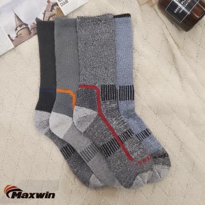 China New Design QUICK DRY Men's Thickening Woolen Socks for sale