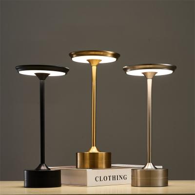 China Portable Creative Lampe Led Sans Fil Touch Gold Nordic Smart Home Strip Smart Lighting Lampada Da Tavolo In With Wireless Charger for sale