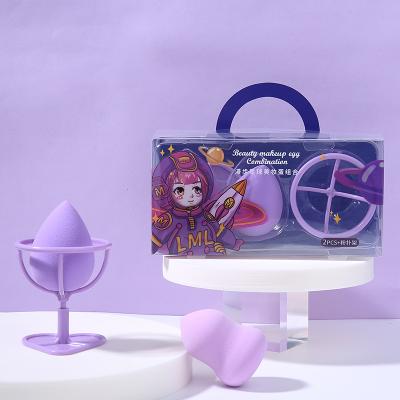 China Low MOQ Lameila Private Label Christmas Beauty Washable Makeup Sponges Blender Latex Free 3 Pcs Soft Makeup Sponge Set With Stand A80224 for sale