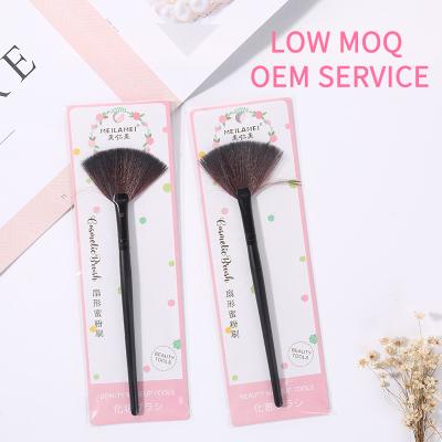 China Meilamei Comfortable Highlighter Makeup Brushes Private Label Contour Blush Brush Cosmetic Fan Shape Plastic Handle Brushes For Make Up M851 for sale