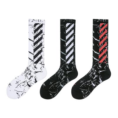 China Brand Breathable Personality Brand Hip-Hop Pure White Cotton Skateboard Socks Street Sports Men's Crew Skating Socks High for sale