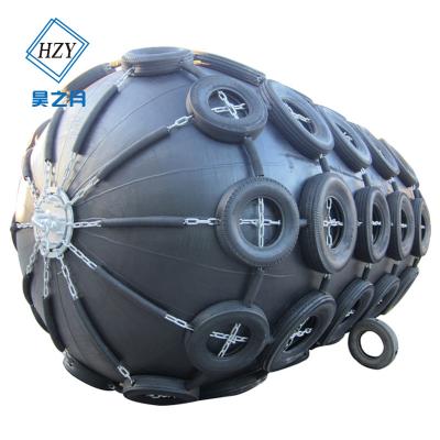 China Yokohama Marine Pneumatic Type Natrual Rubber Boat Fender With Tire Chain Net for sale