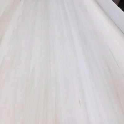 China Eco-friendly poplar 4x8 solid wood edge glued board to lumber natural poplar timber for sale