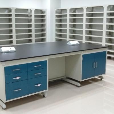 China Modern Knocked Down Steel Lab Worktable School Lab Furniture Lab Workbench for sale