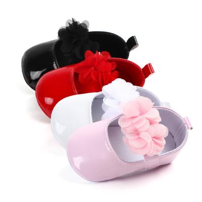 China Other Lovely Flower Design Bright Leather Baby Shoes for sale