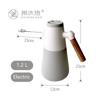 China Good Wooden Handle Electric Battery Material Garden Sprinklers 1.2L Wooden Handle Watering Box For Cleaning Watering Disinfection for sale