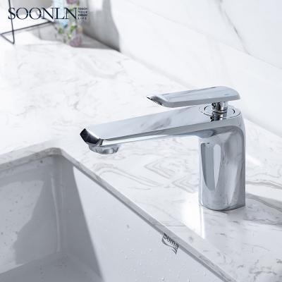 China Modern Bath Room Chrome Polished One Handle Bathroom Water Basin Sink Faucet for sale