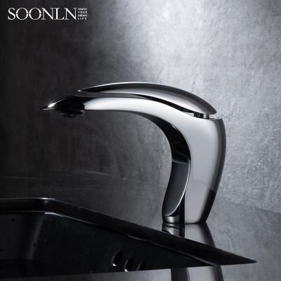 China Modern Luxury Short Design Hand Basin Mixer Tap Body Bathroom Sink Basin Faucet for sale