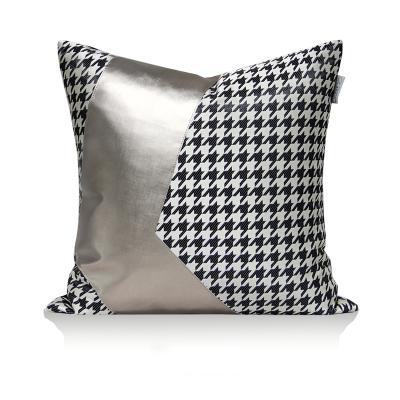 China Home Decor Black Jacquard Houndstooth Design Square Cozy Checkerboard Cushion Cover for sale