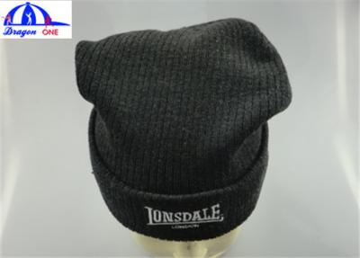 Κίνα Η χειμερινή συνήθεια πλέκει τα καπέλα Beanie των ακρυλικών ενήλικων ατόμων με την κεντητική που προσαρμόζεται προς πώληση