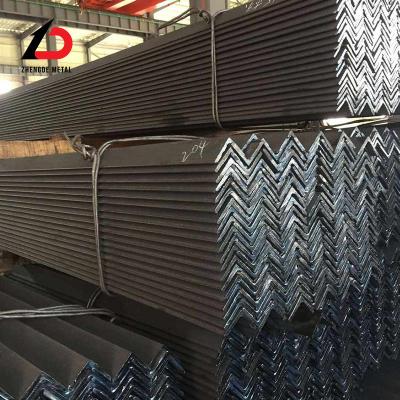 Cina Top Quantity Metal Galvanized Steel Customized Slotted Angle Bar for Garage Door Mild Steel Angle Materiale da costruzione Prezzo in vendita