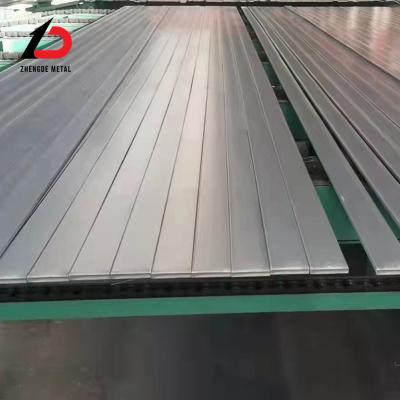 China Barras planas de aço carbono 1095 preto A36 Ss400 S355jr Barras planas de aço leve à venda