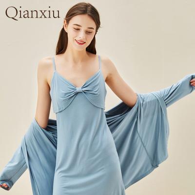 China Breathable Super Soft Nightgown For Ladies Night Bathrobes Sleepwear Designer Spa Long Robe Bamboo Squishy Dressing Women's Equalizing Robe for sale