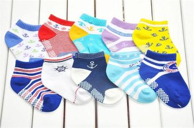 China Good breathable knitted colorful design anti-bacterial terry cotton boys socks for sale