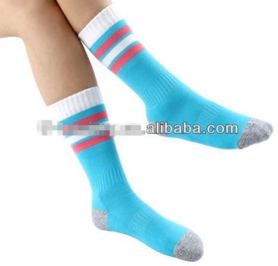 China Fashion striped design mid calf length winter socks for men for sale