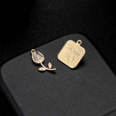 China JIEXING TRENDY Jewelry Accessories Crystal Flower 14K Gold Plated Square Shape Birth Flower Jewelry Charms for sale