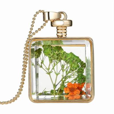 China Dried Flower Specimen Necklace Square Pendant By Romantic Warm Multicolor Optional Decoration Credit Restructuring Necklace for sale