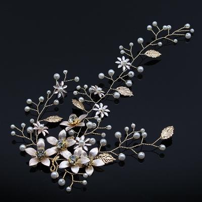 China Hot Selling Copper Wire Bridal Headwear Leaf Rhinestone Flower Headband Photo Studio Dress Wedding Props for sale