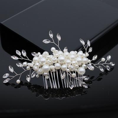 China Pearl crystal bridal jewelry rhinestone hair accessories handmade hair comb headdress wedding European and American wedding photo studio for sale