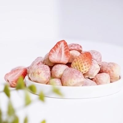 China Dry Factory Produced 100% Natural Bulk Packing Freeze Dried Strawberry for sale