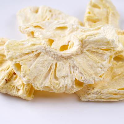 China Dried Factory Produced 100% Natural Freeze Dried Pineapple Healthy Snack for sale