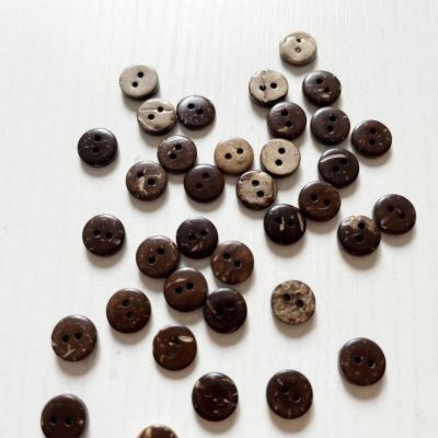 China Best selling washable natural coconut shell button 16# 10mm 700pcs/bag for sale