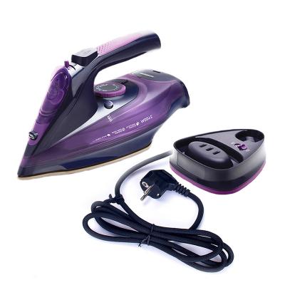 China Quickly Steam 2400W 360ml Large Capacity Water Dry Pressing Steam Clothes Iron for sale