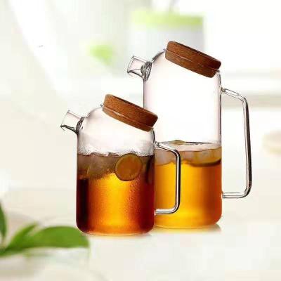 China Borosilicate Glass Sustainable Water Jug And Jug With Wooden Lid for sale