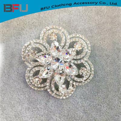 China Elegant stock diamond brooch flower design for lady brooch for sale