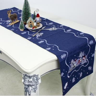 China Home Runner / Party Embroidered Snowman Christmas Table Runner For Christmas Holiday Decorations for sale